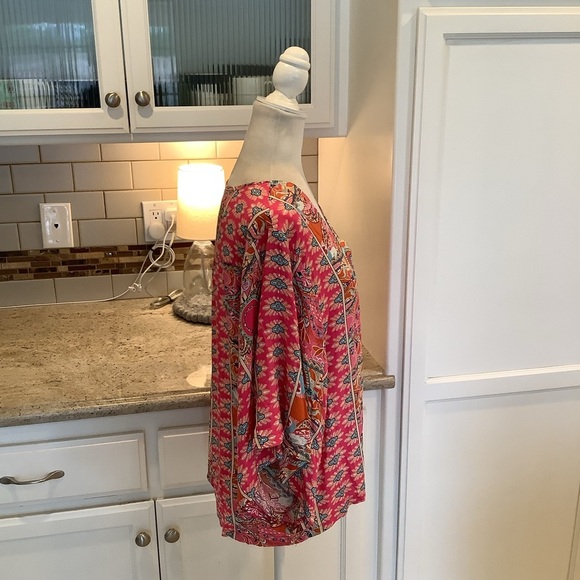 Pullover Pink Patterned Top with Wide Sleeves Size Large Boho Lightweight - Picture 4 of 9